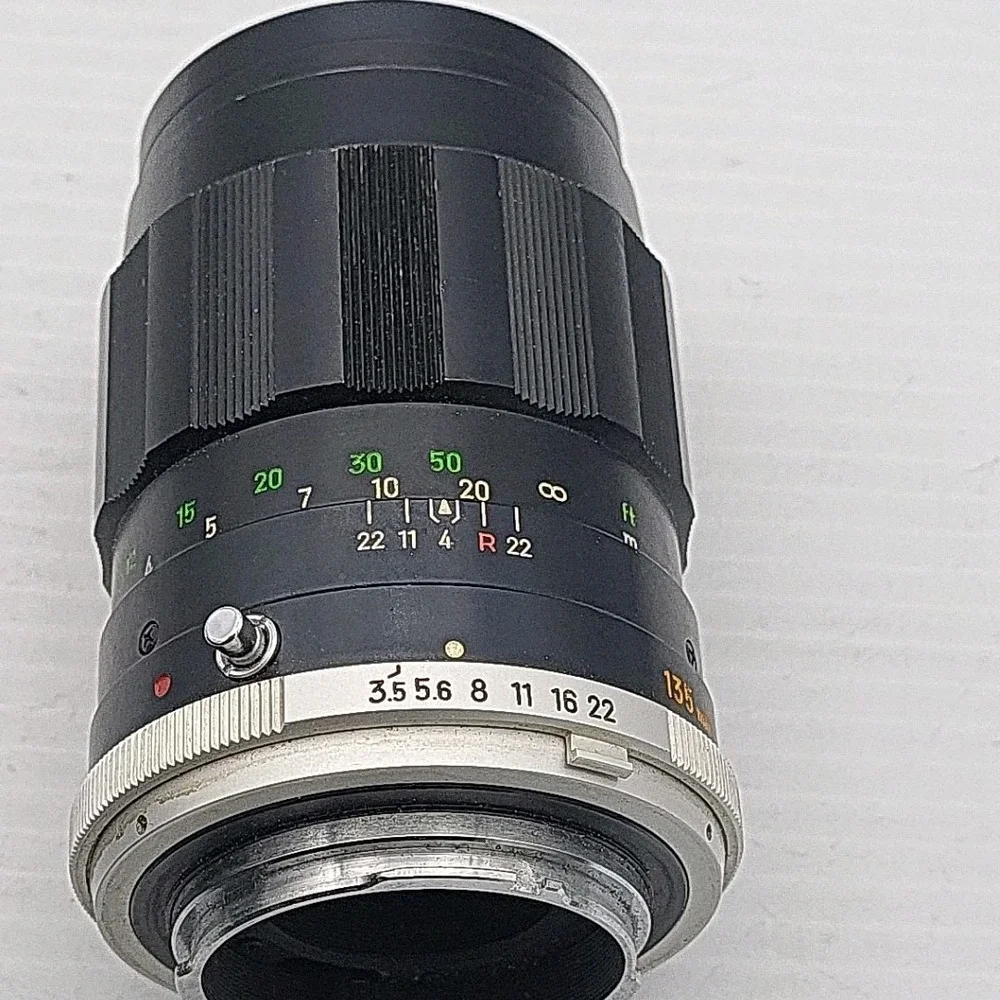 Minolta MC Tele Rokkor-QD 135mm F3.5 Lens‎ With Case